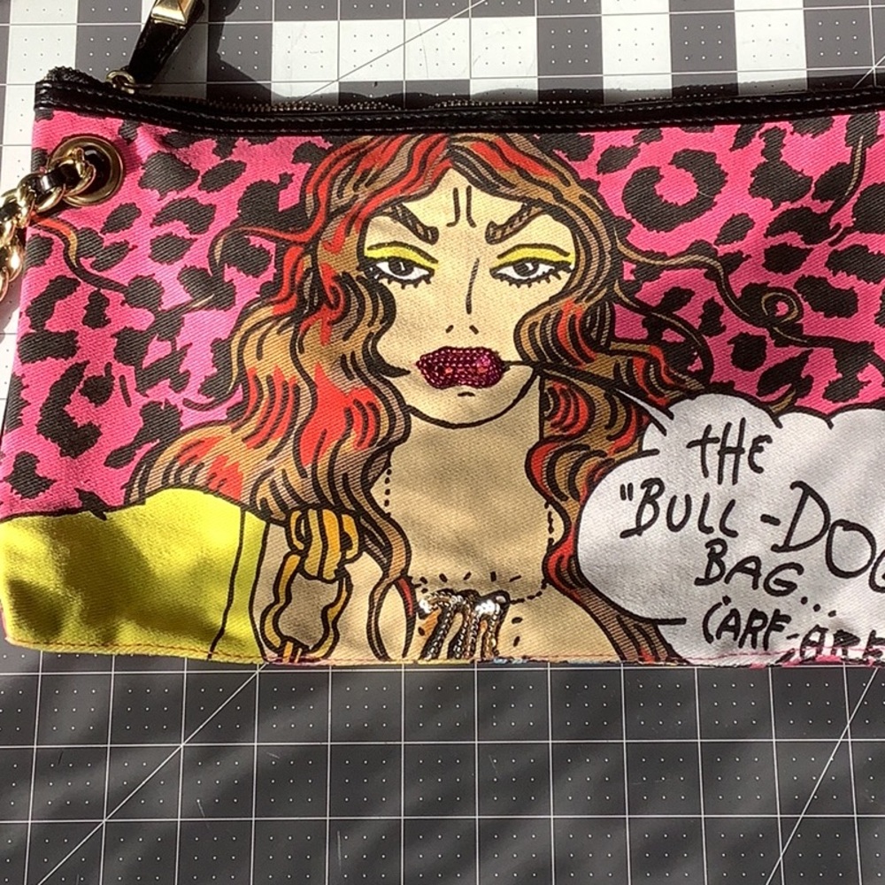 NWT Rare Betsey Johnson Bulldog Zippered Wristlet.